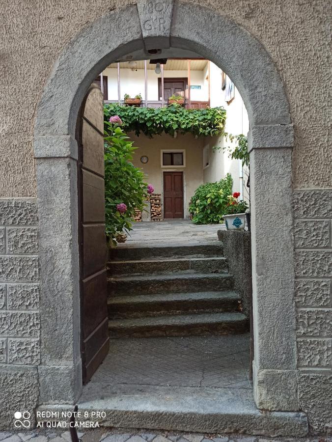 Ferienwohnung Casa Olmi Dependance Castiglione dʼIntelvi Exterior foto