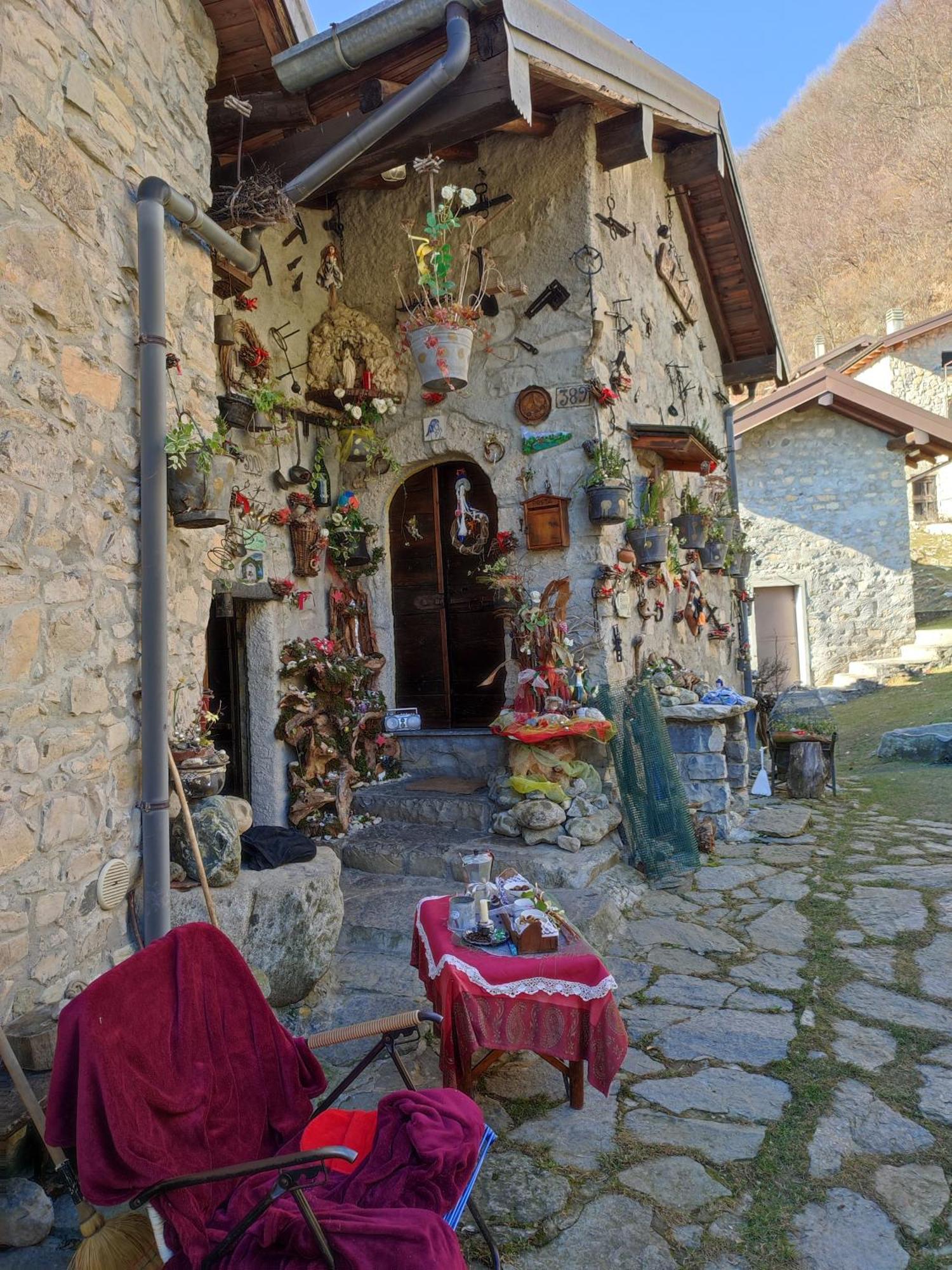 Ferienwohnung Casa Olmi Dependance Castiglione dʼIntelvi Exterior foto